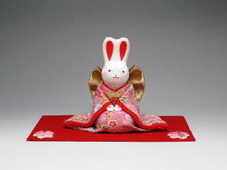晴れ着兎　置物