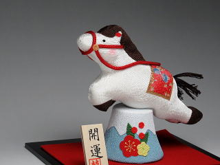 大飛跳午（白）　置物