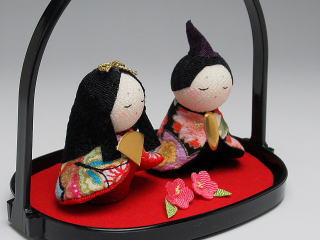 開花座り雛　置物