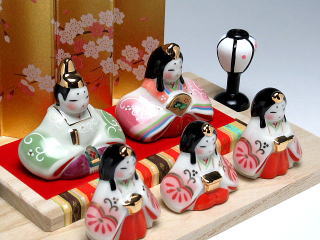 弥生雛飾り　置物